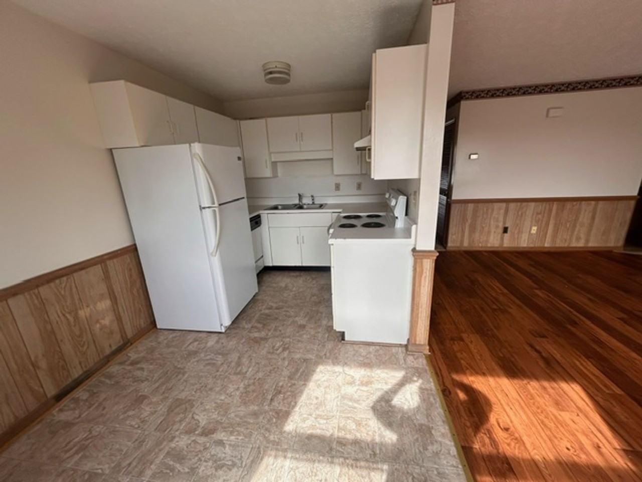 Airside Apartments - Photo 3 of 15