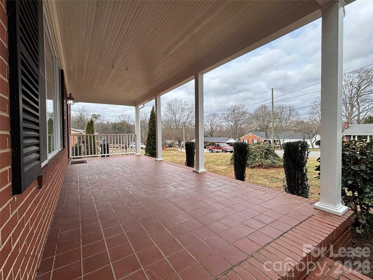 418 Coolidge Ave - Photo 2 of 14