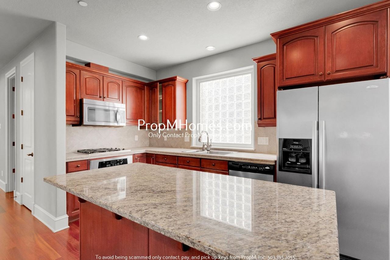 10765 Sw London Ln - Photo 3 of 30