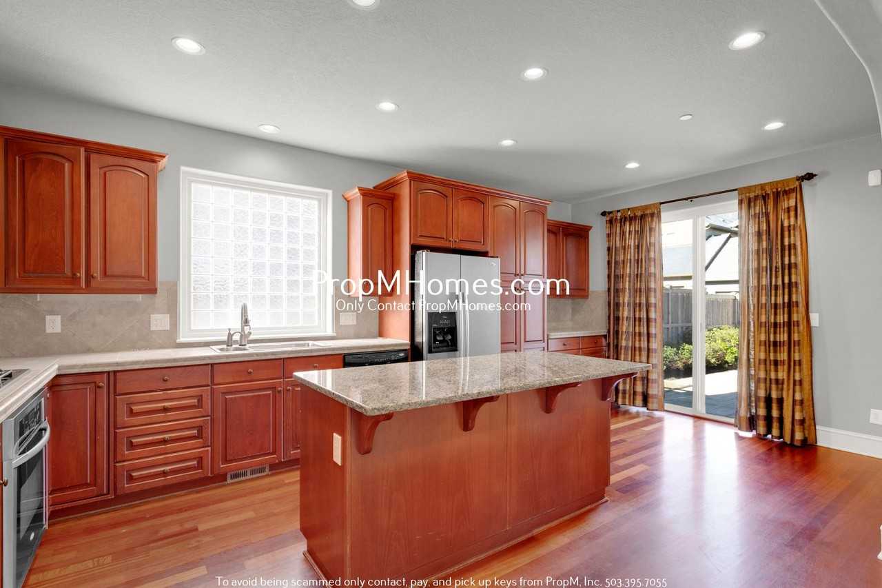 10765 Sw London Ln - Photo 4 of 30