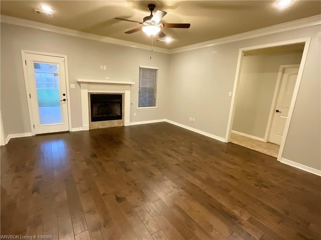 6101 Red Cedar Cir - Photo 4 of 31