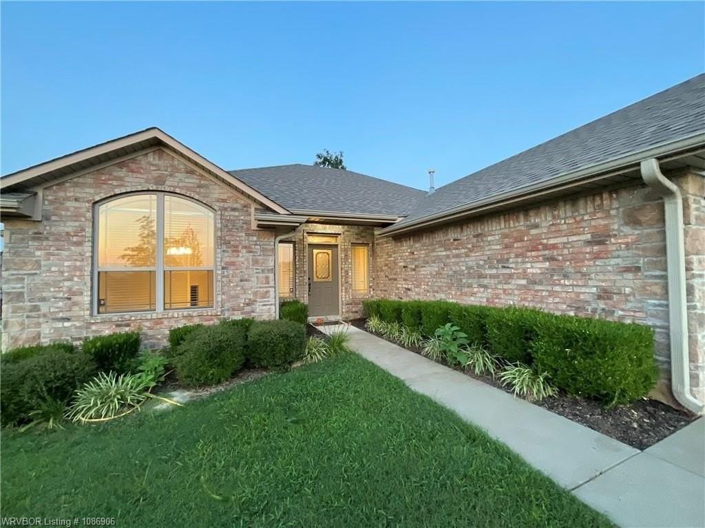 6101 Red Cedar Cir - Photo 6 of 31