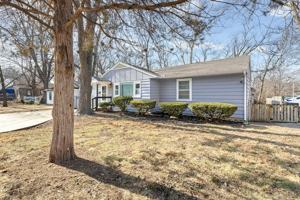 featured image of 3906 Booth St