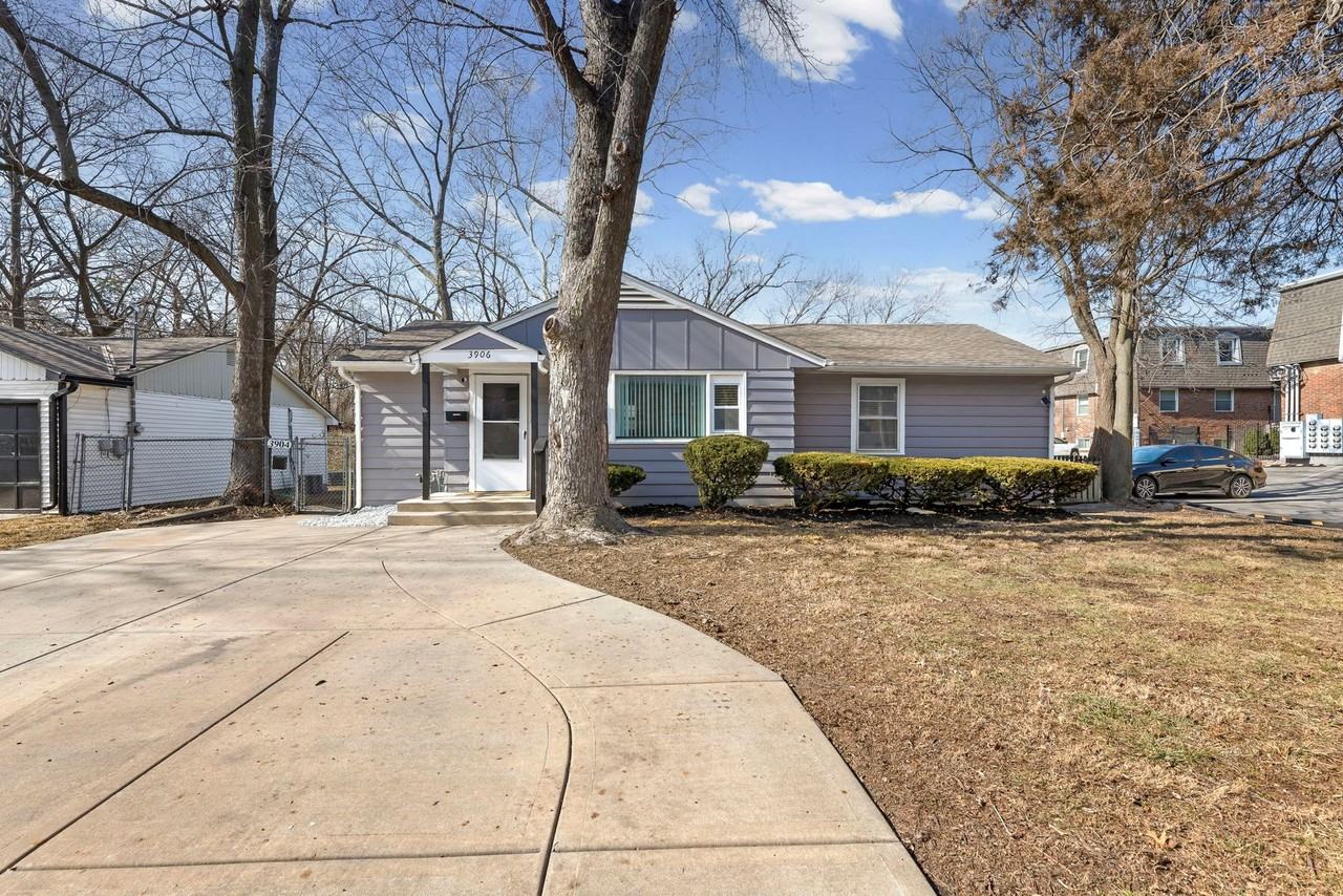 3906 Booth St - Photo 3 of 50