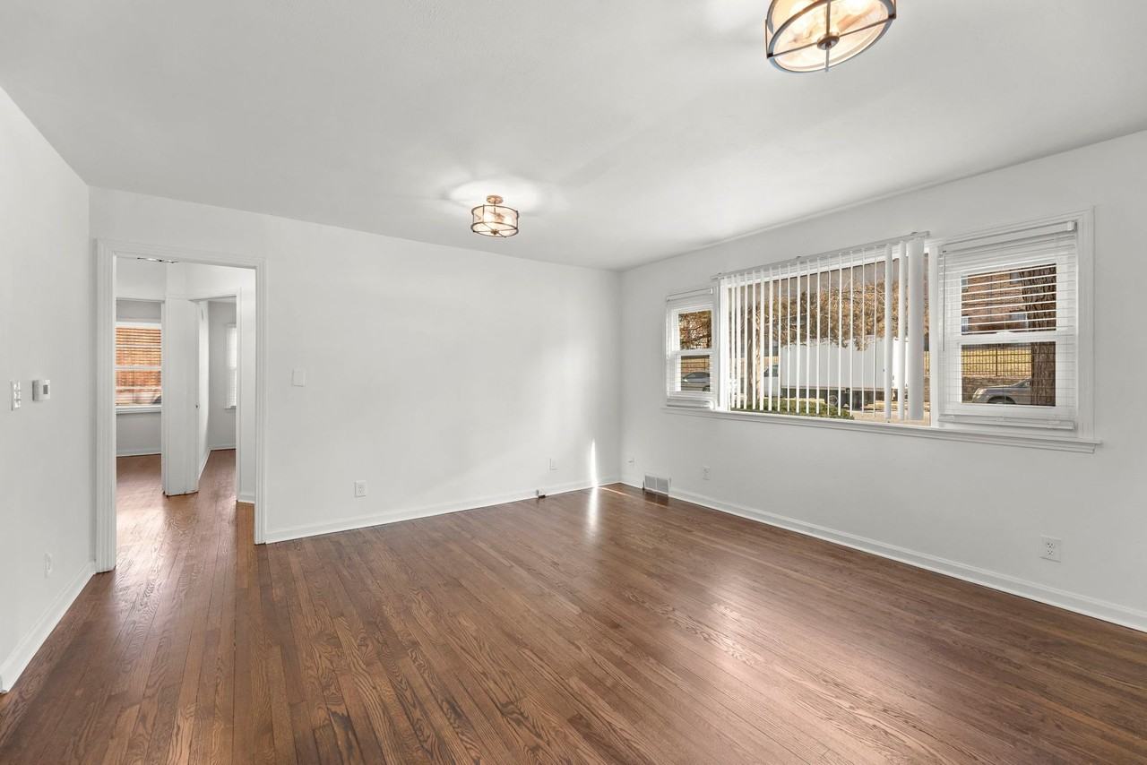 3906 Booth St - Photo 4 of 50