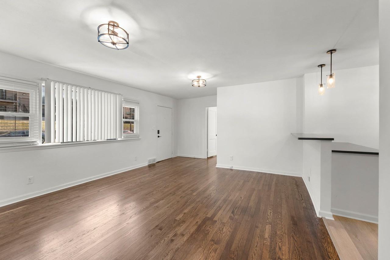 3906 Booth St - Photo 5 of 50