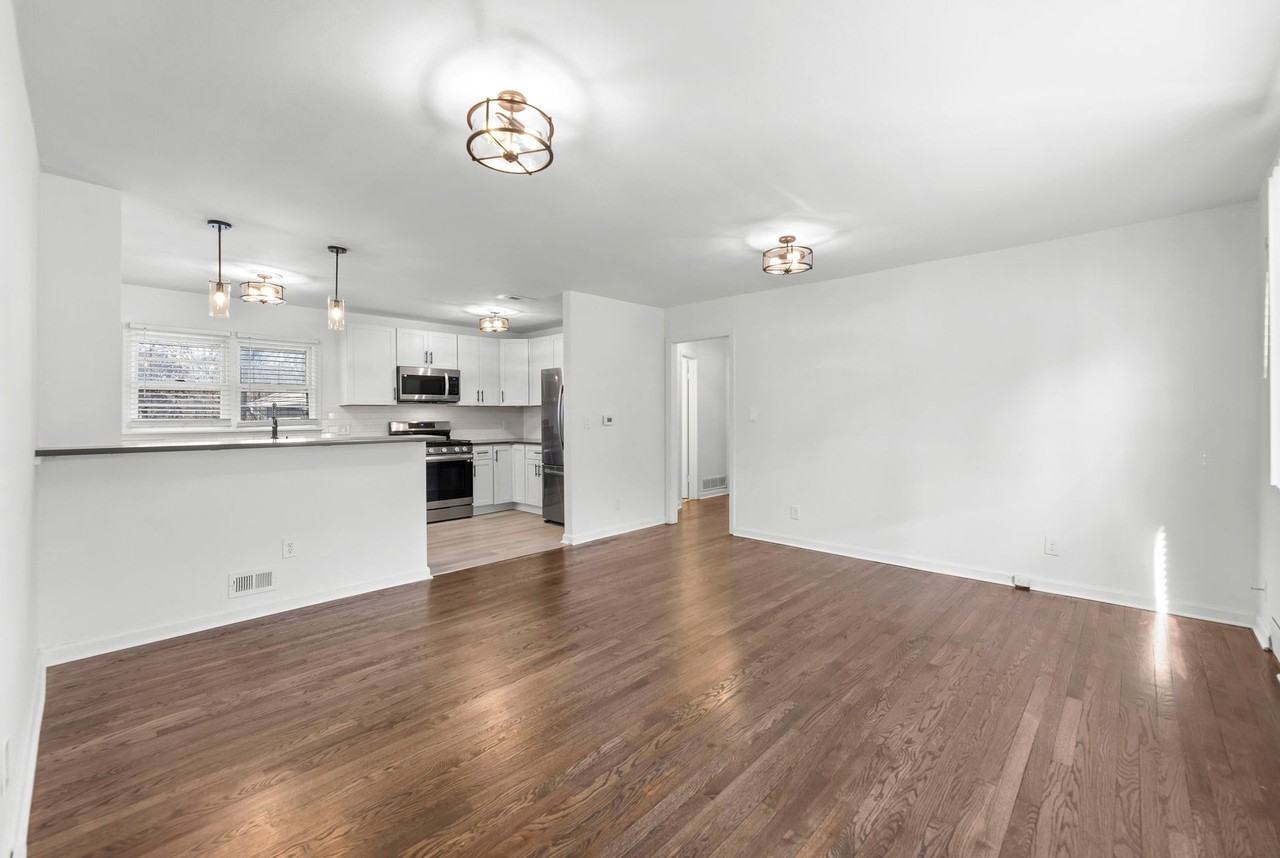 3906 Booth St - Photo 6 of 50