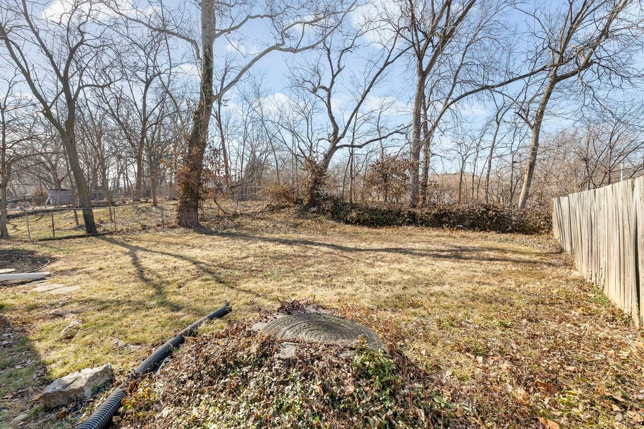 3906 Booth St - Photo 3 of 20