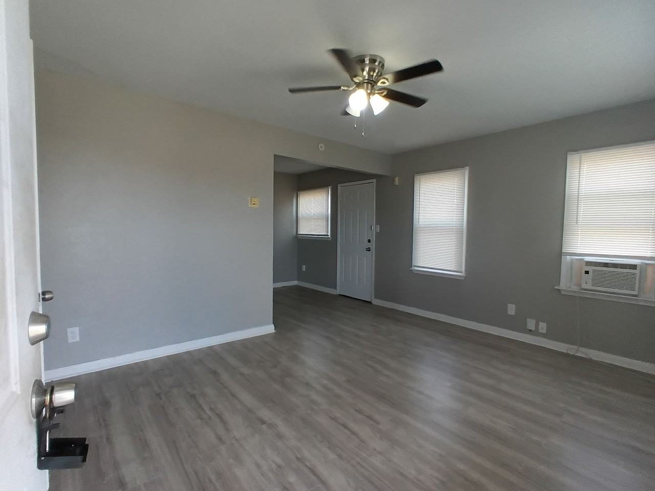 803 N Key Blvd - Photo 3 of 11