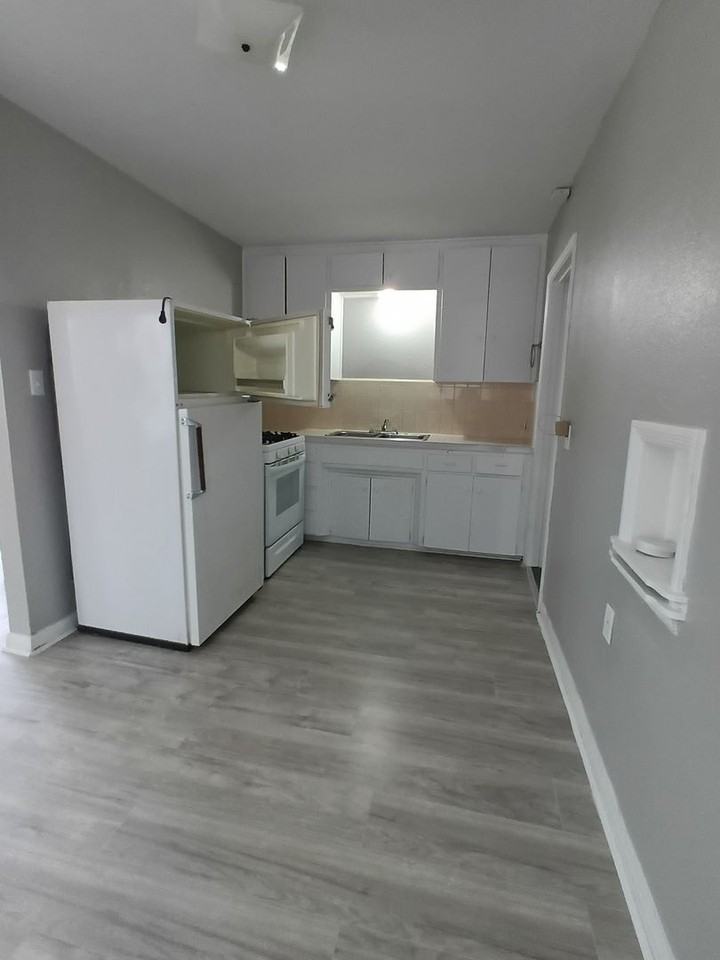 803 N Key Blvd - Photo 6 of 11