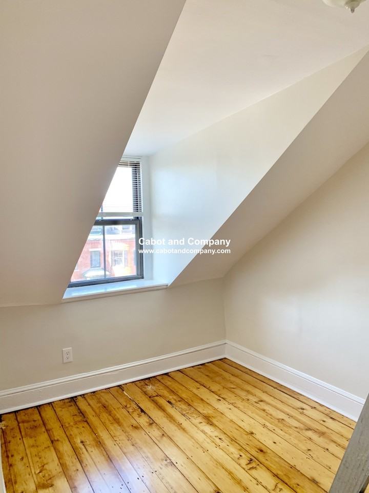 614 Massachusetts Ave #12 - Photo 7 of 10