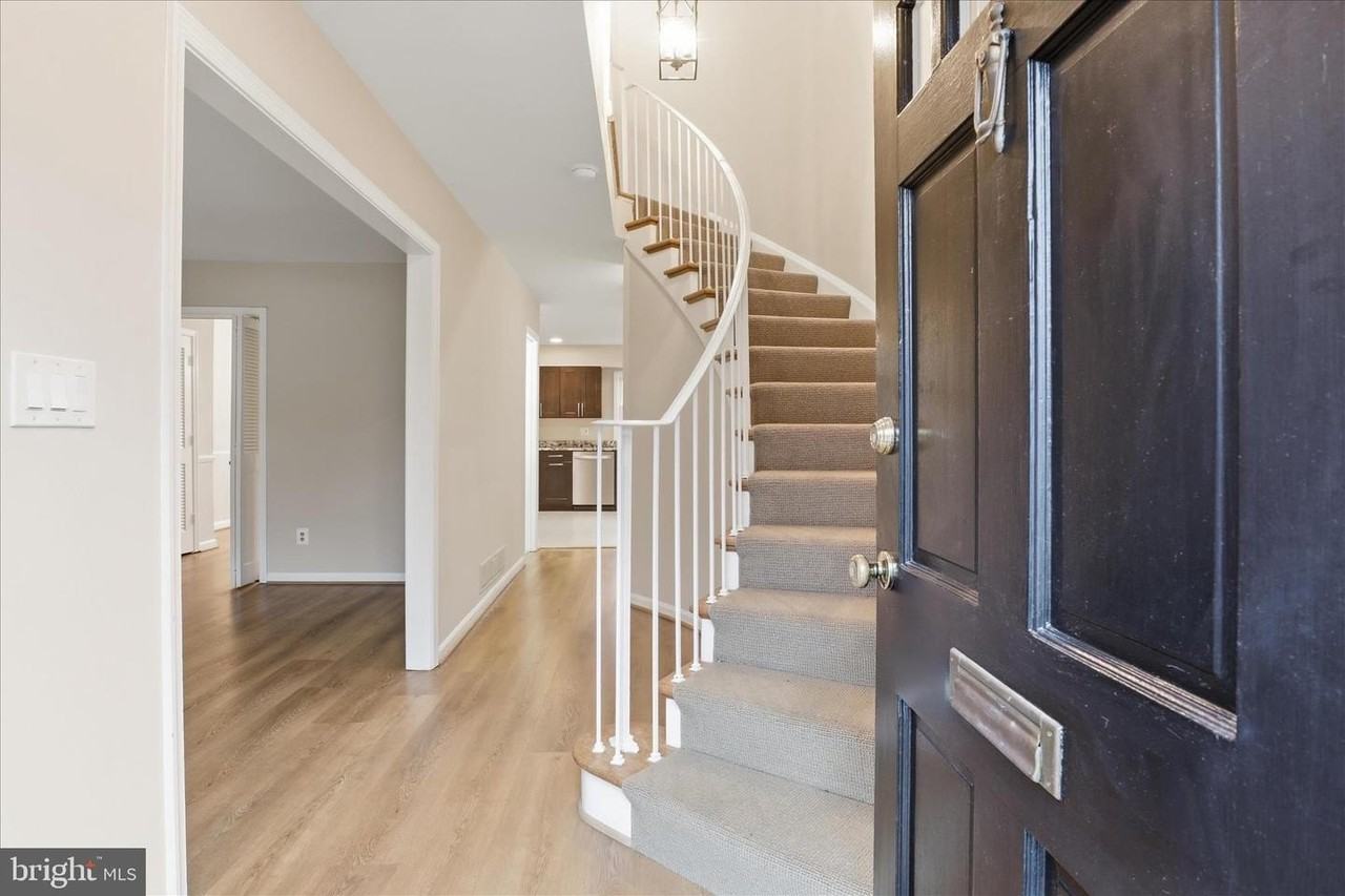 8209 Carrleigh Pkwy - Photo 2 of 36