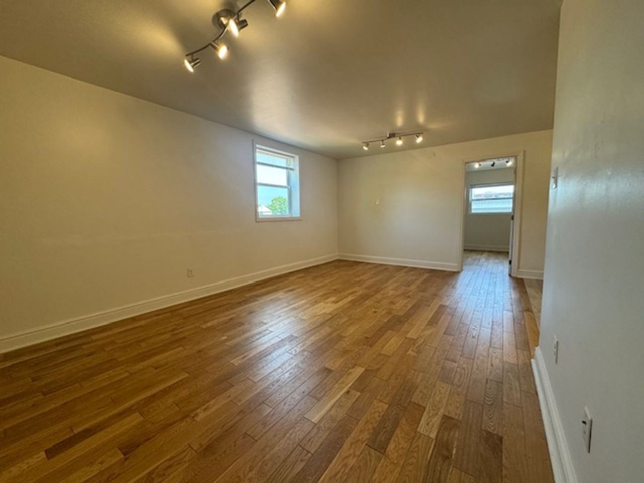 7528 Penn Avenue - Photo 2 of 12