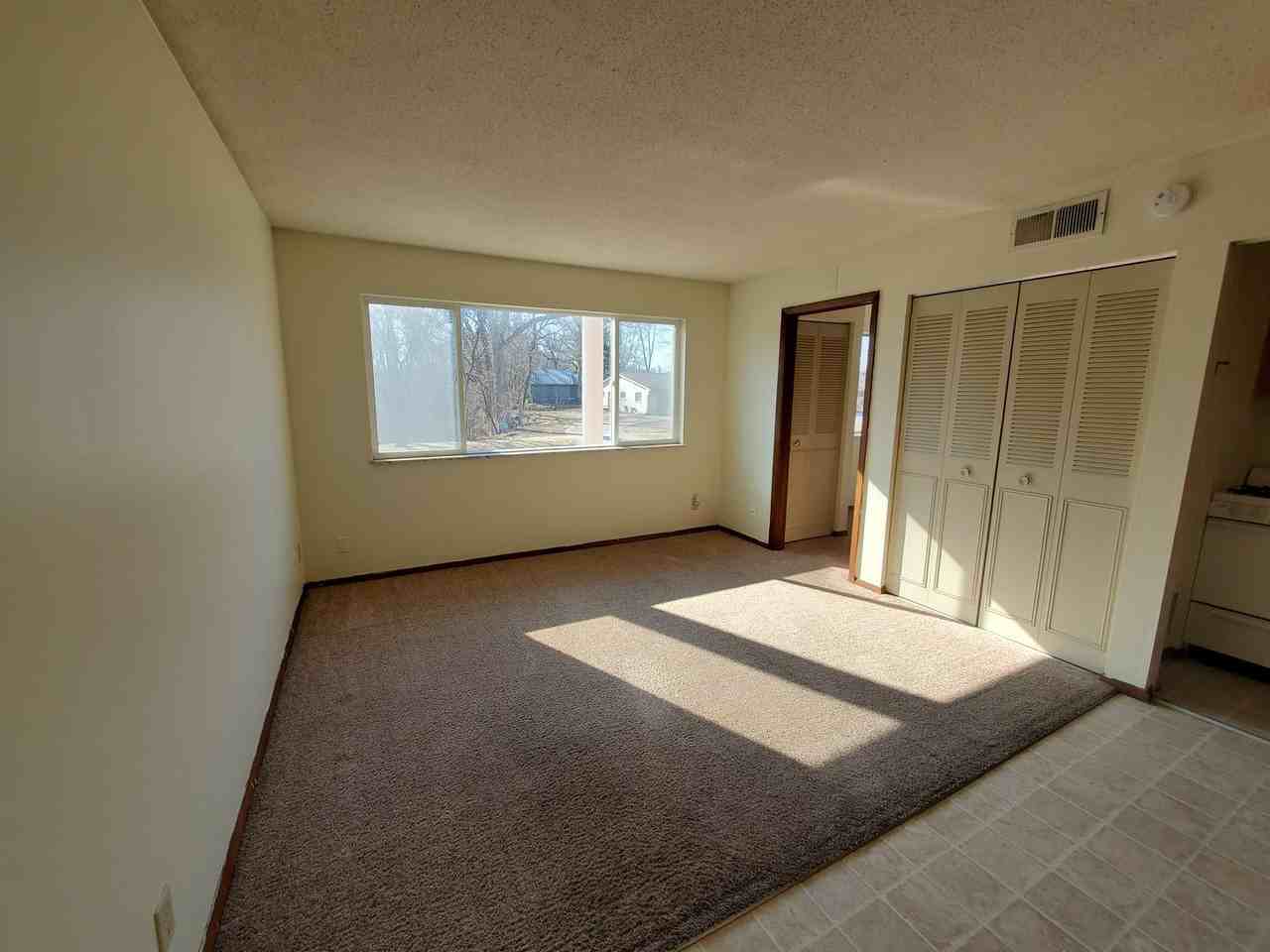 5509 34th Ave - Photo 2 of 12