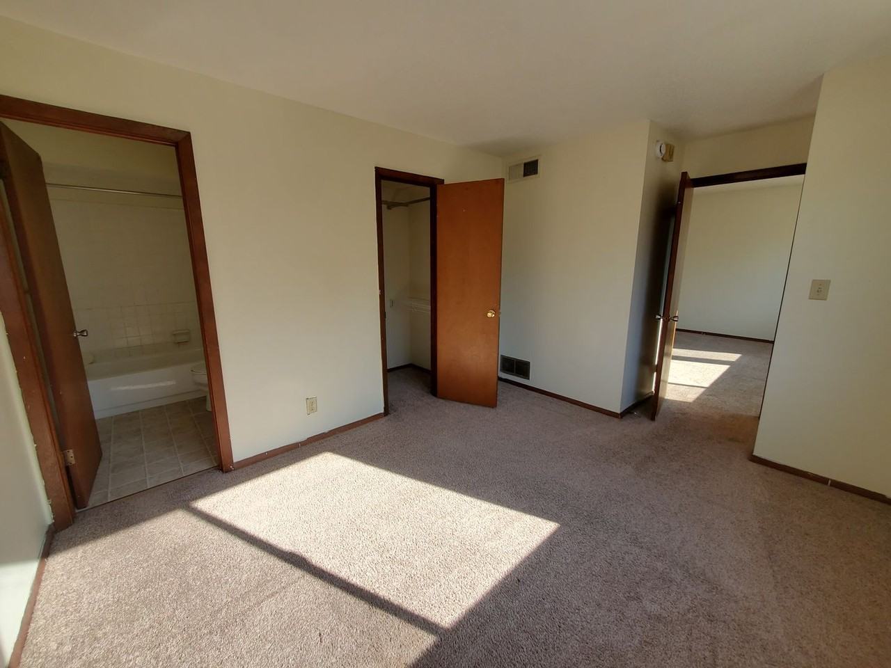 5509 34th Ave - Photo 6 of 12