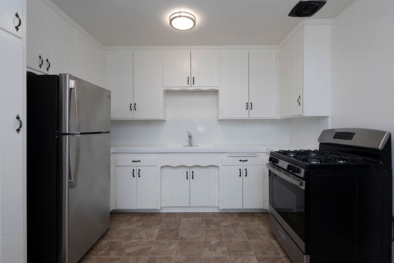 Talmadge Pacific Apartments - Photo 7 of 26