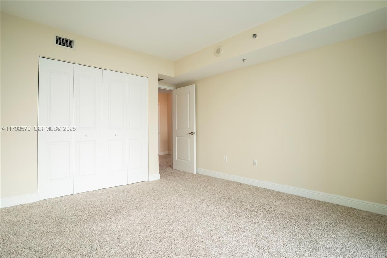 2681 North Flamingo Road - Photo 2 of 47