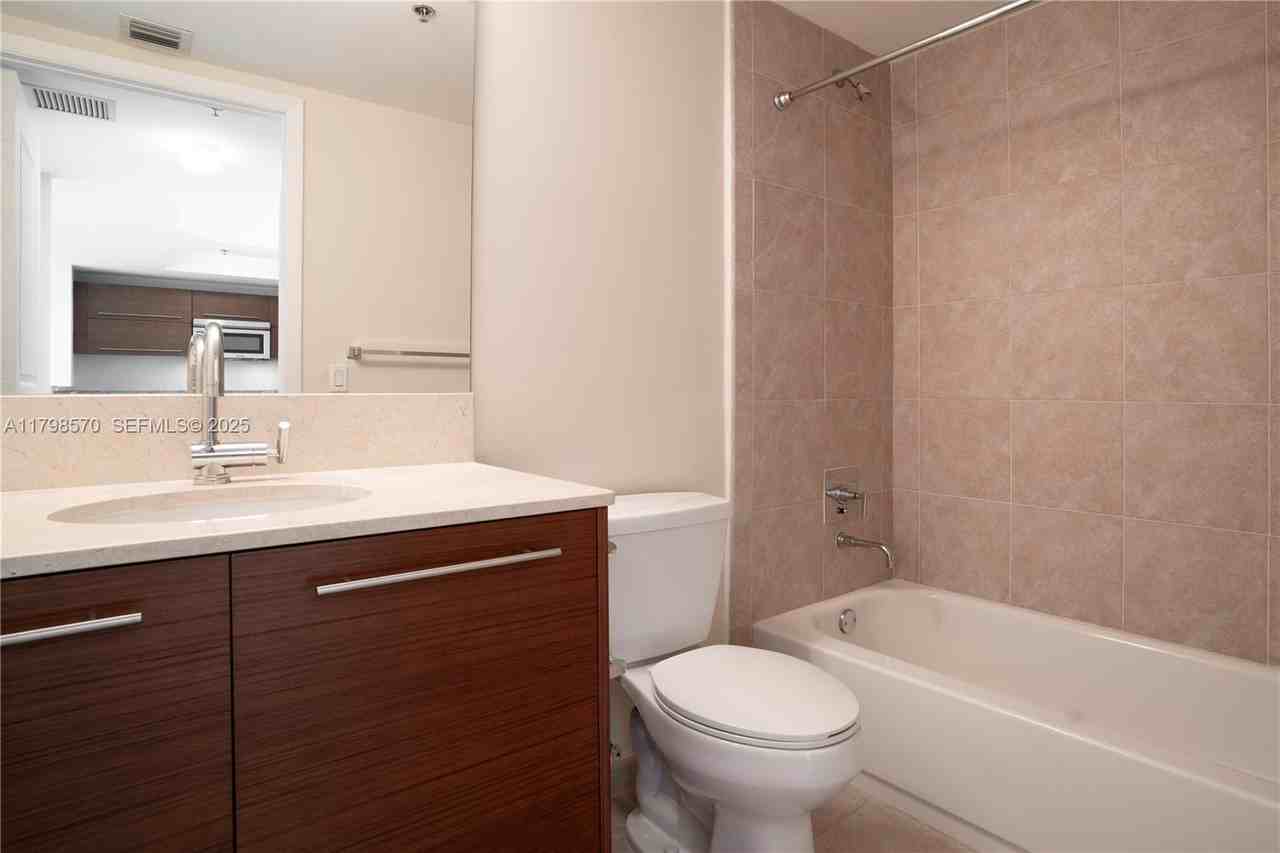 2681 North Flamingo Road - Photo 5 of 47