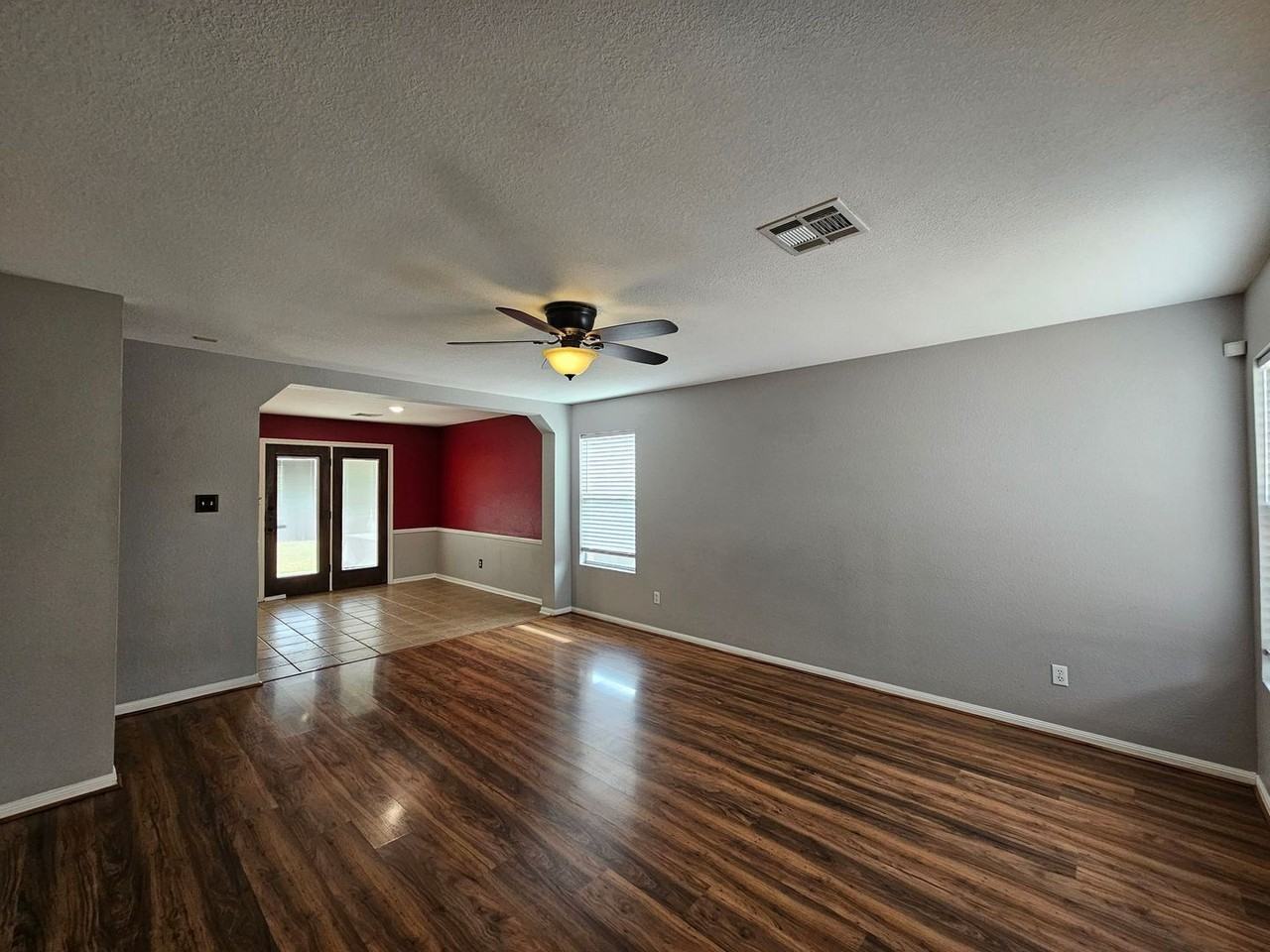 5704 Schneider Dr - Photo 3 of 19