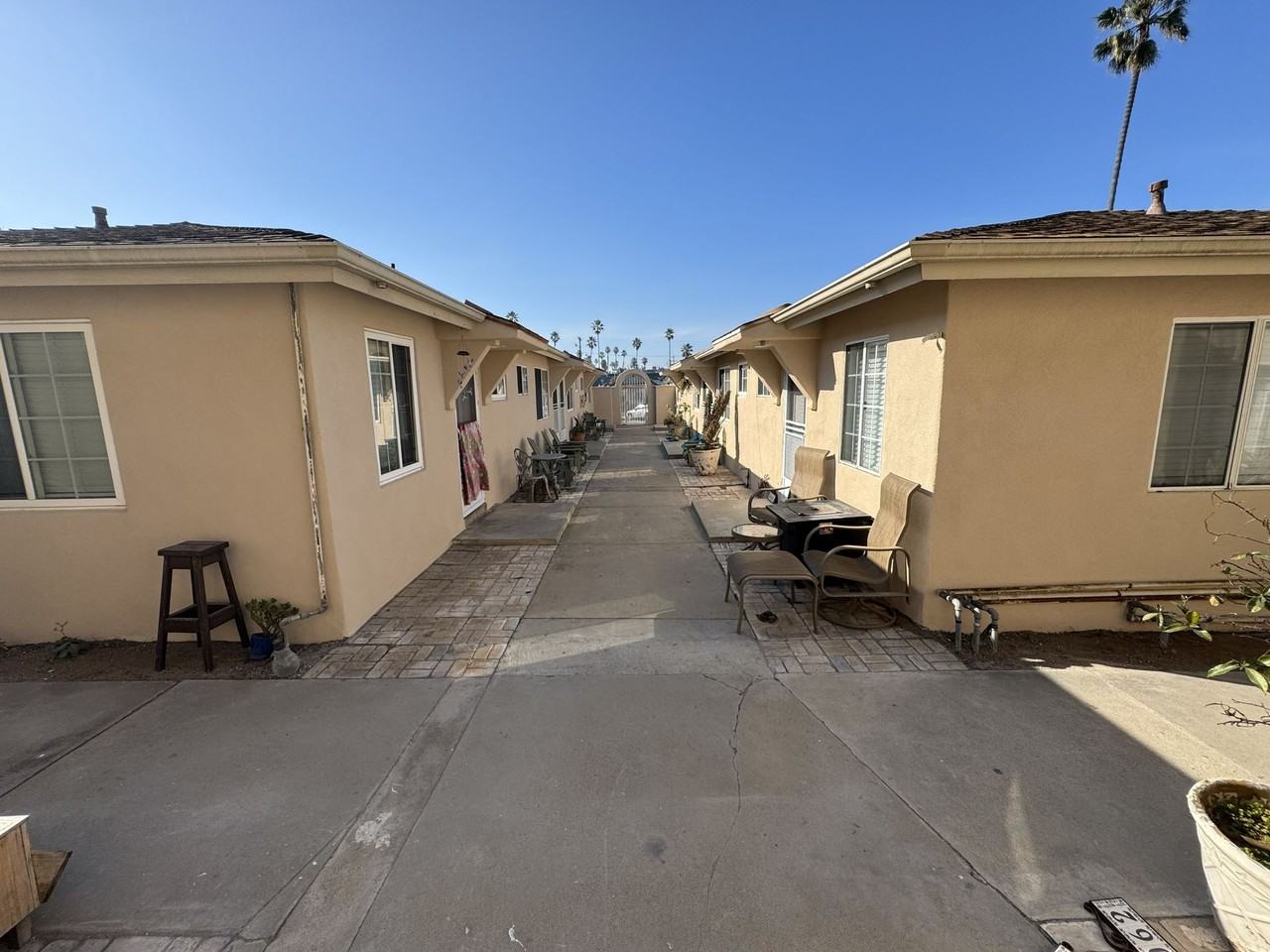 10 Units Ocean Beach... 1/2 block to beach - Photo 6 of 11