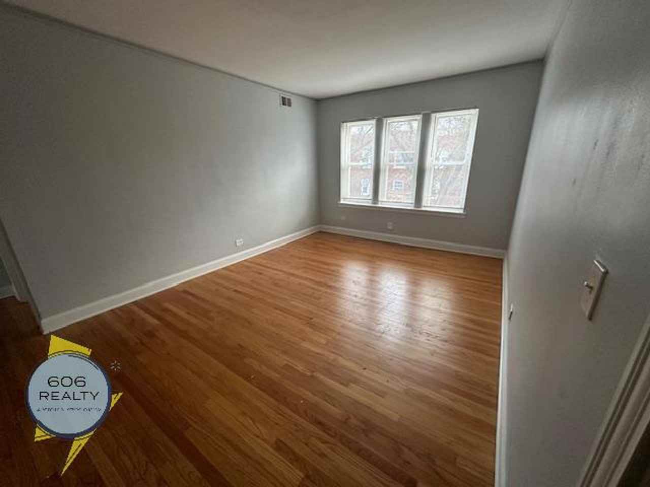 Charming Apartments in Rogers Park! - Photo 7 of 10