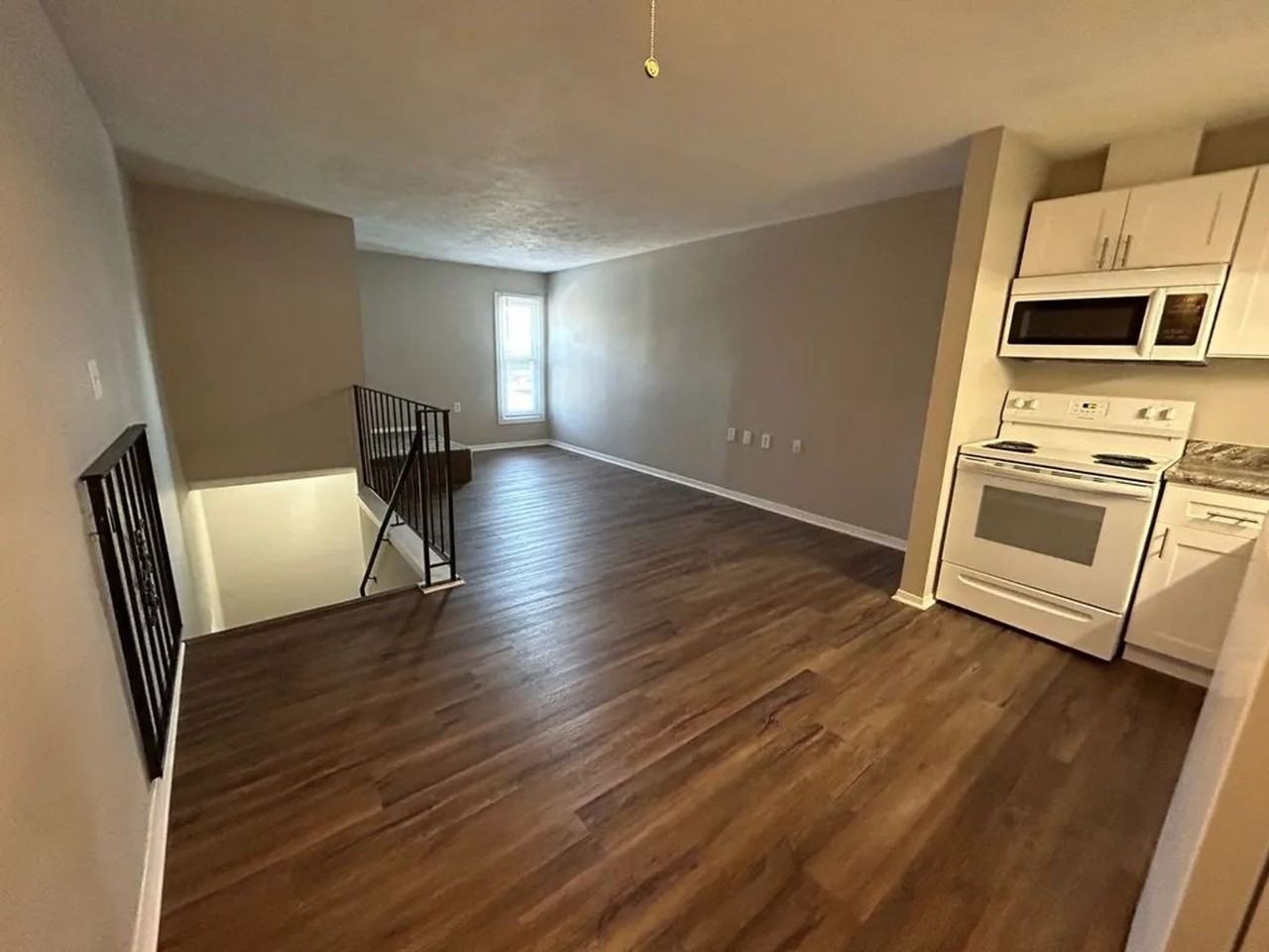 Cedars Apartments (D88D Holdings, LLC) - Photo 2 of 16