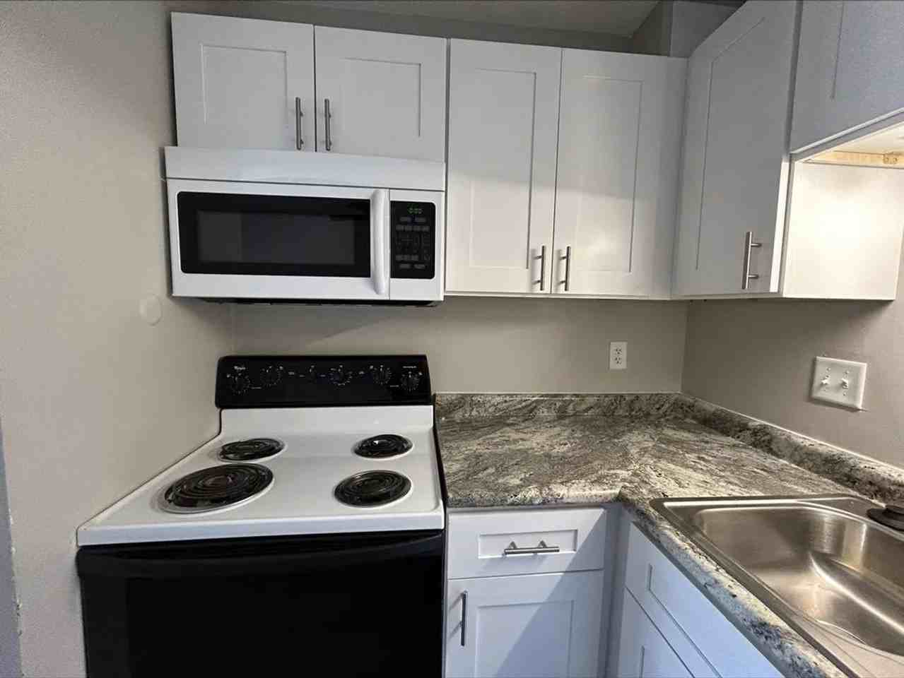 Cedars Apartments (D88D Holdings, LLC) - Photo 4 of 16