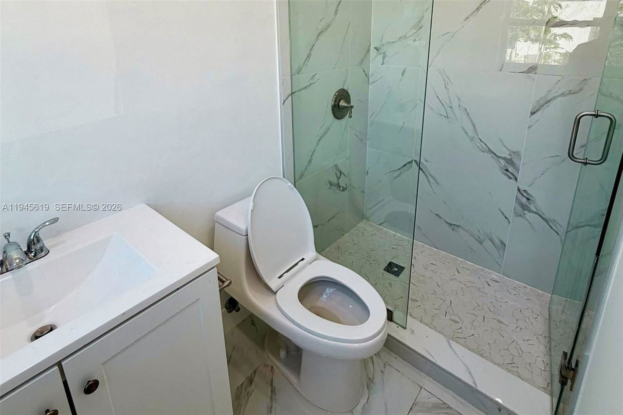 14313 Sw 110th Ave - Photo 4 of 8