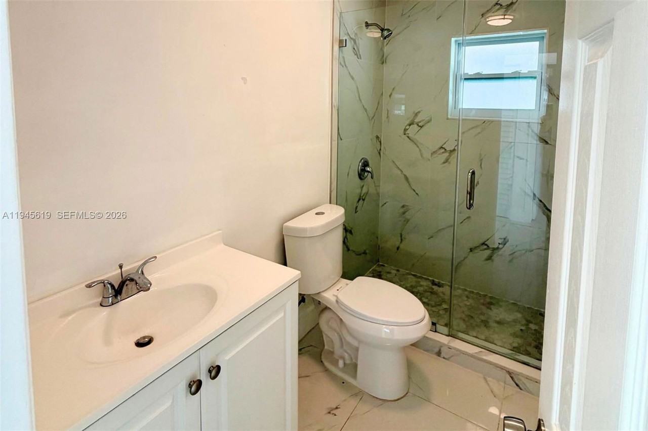 14313 Sw 110th Ave - Photo 5 of 8