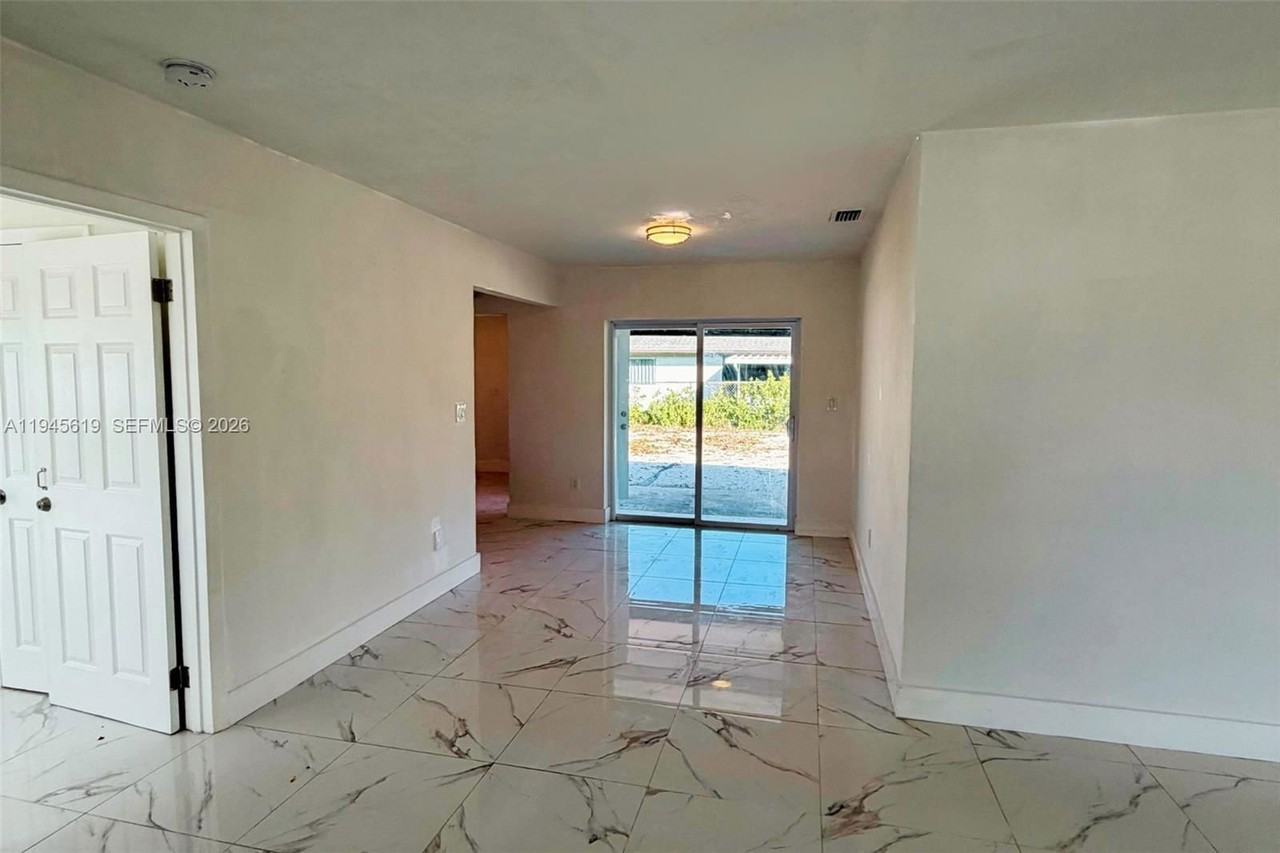 14313 Sw 110th Ave - Photo 6 of 8