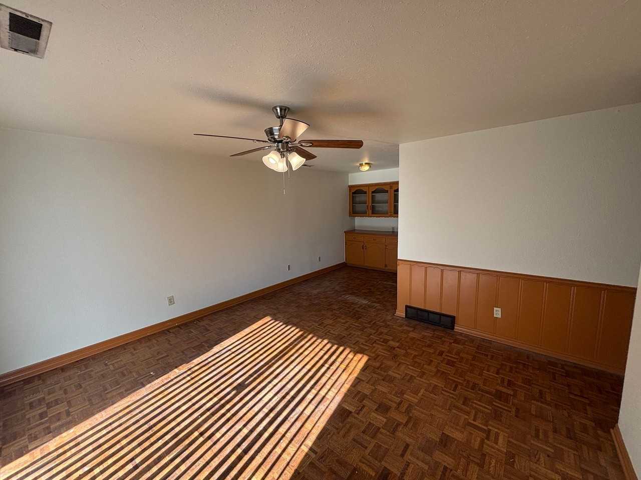 3304 Longridge Rd - Photo 5 of 12