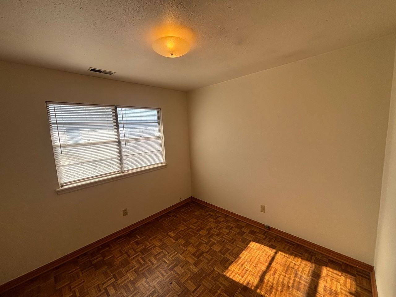 3304 Longridge Rd - Photo 6 of 12