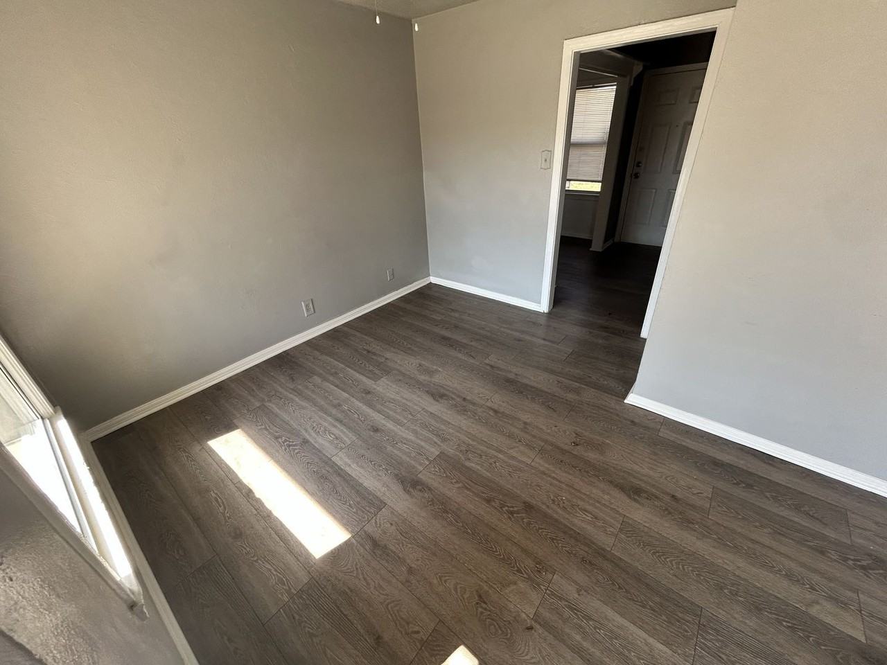 701 Estelle Ave - Photo 4 of 10