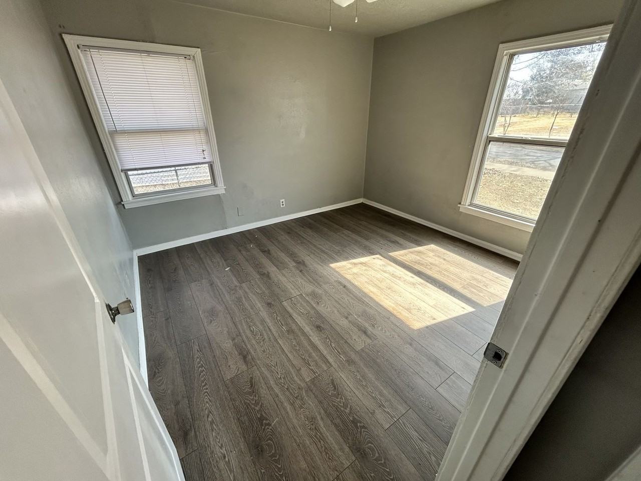 701 Estelle Ave - Photo 5 of 10