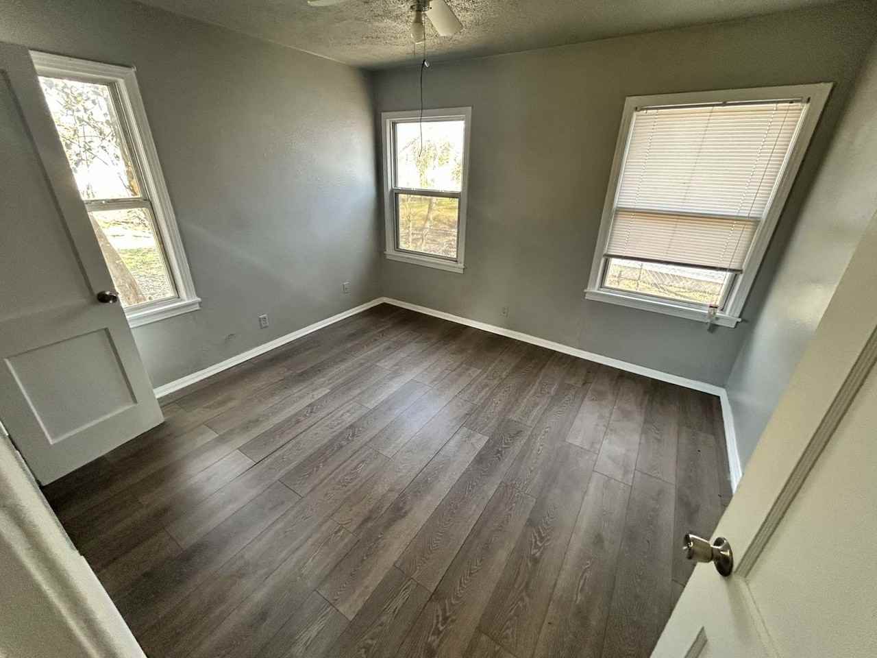 701 Estelle Ave - Photo 6 of 10