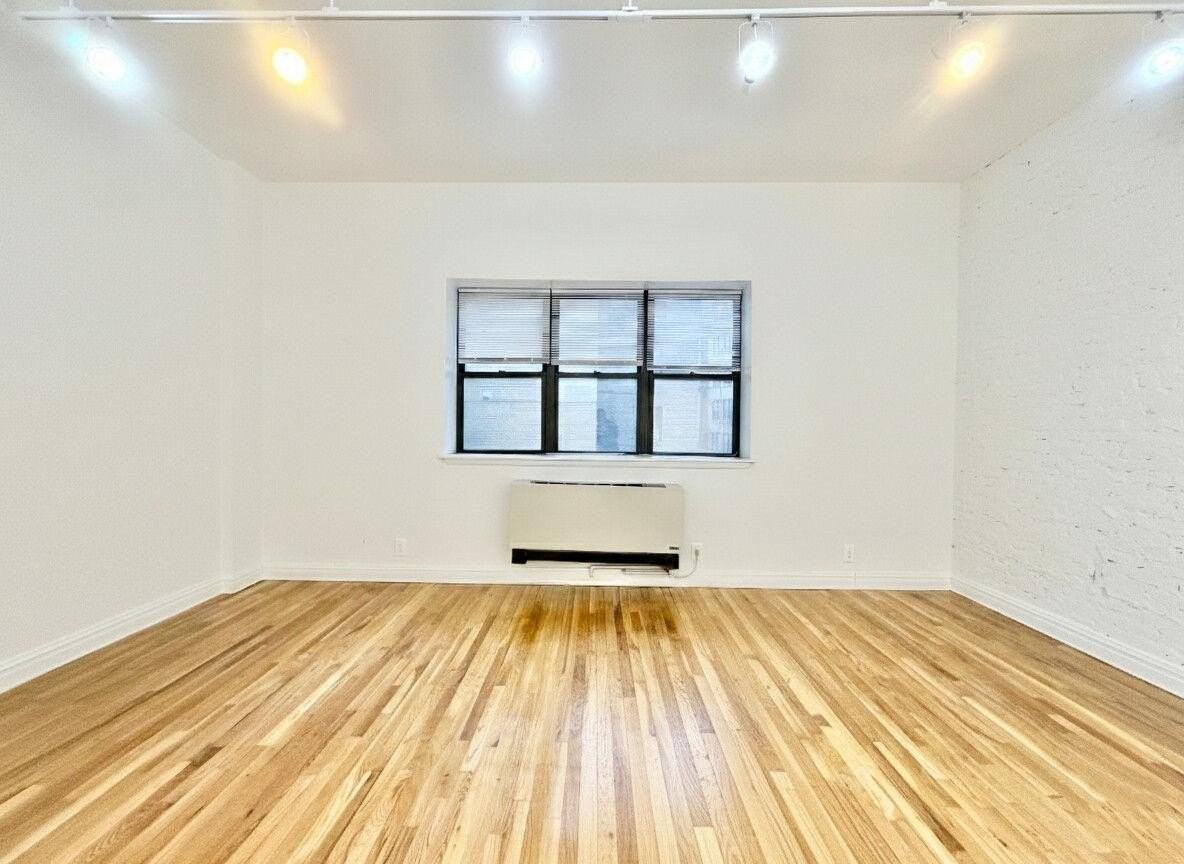 56 Court St Unit 4hh #4HH - Photo 2 of 16