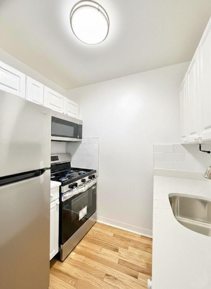 56 Court St Unit 4hh #4HH - Photo 6 of 16