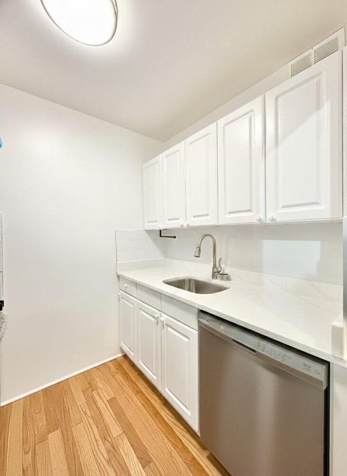 56 Court St Unit 4hh #4HH - Photo 7 of 16