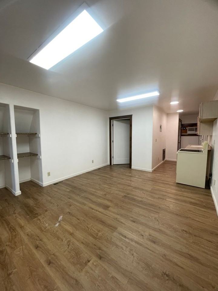 4433 Frances Ave - Photo 2 of 6