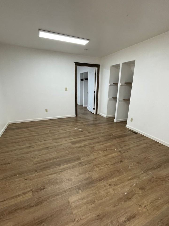 4433 Frances Ave - Photo 4 of 6