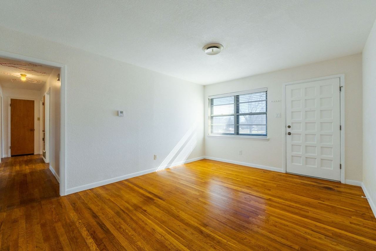 1313 Carrollton Ave - Photo 3 of 18