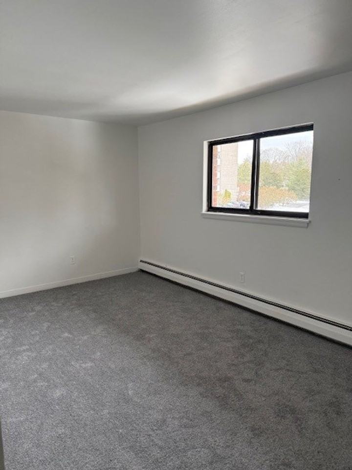 Collegeview Apartments - Photo 4 of 21