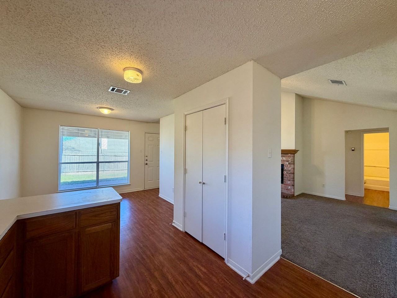 636 Park Place Dr - Photo 7 of 15