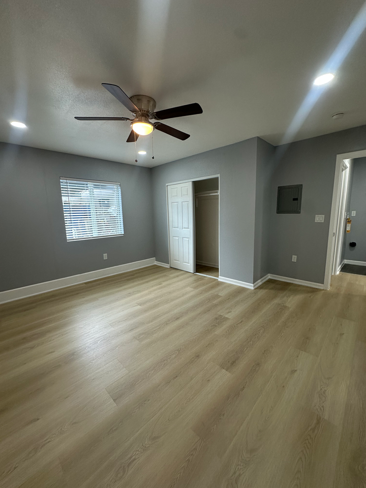 14719 S. Berendo Ave - Photo 7 of 13