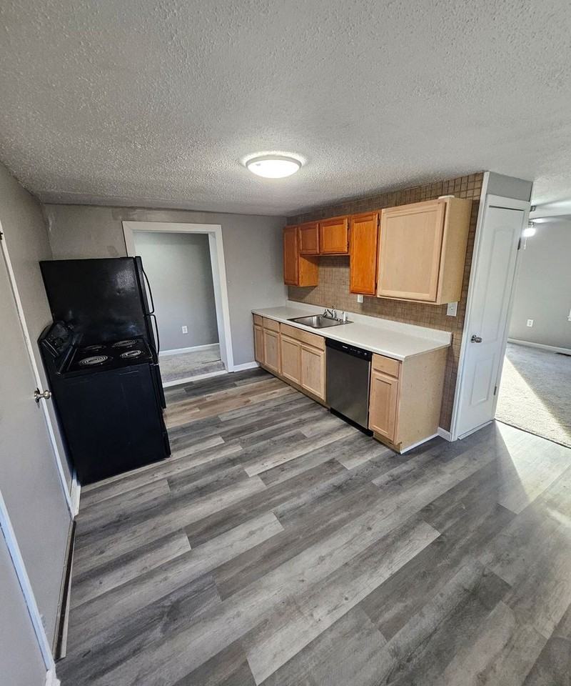 3931 Ne Hill Haven Rd - Photo 2 of 5