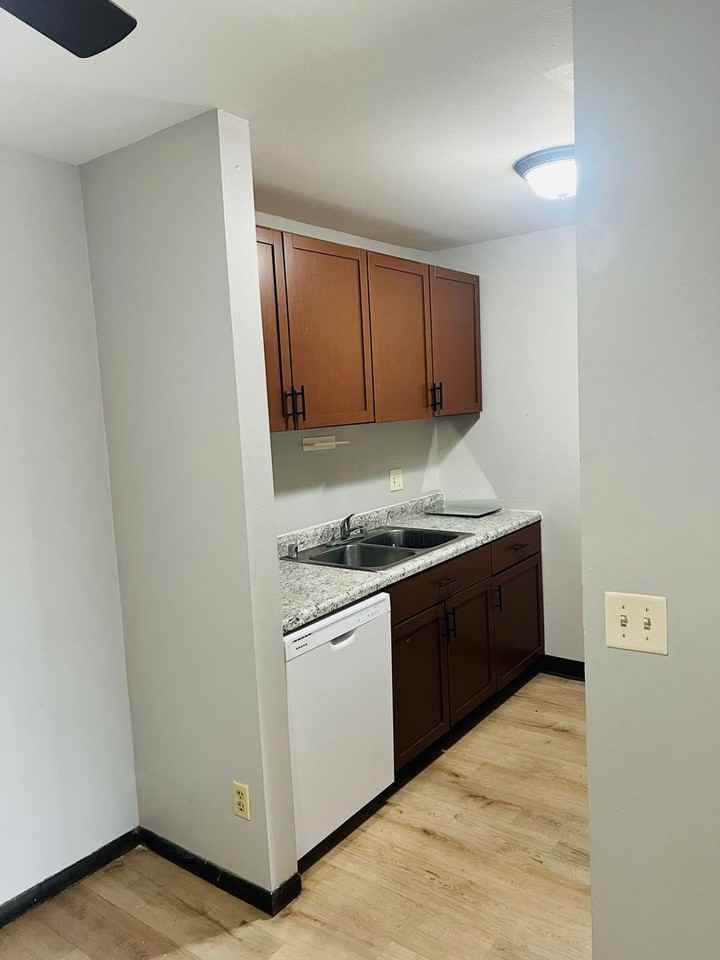 Coachlight Village 1st month free with 700+ Credit Score - Photo 7 of 37