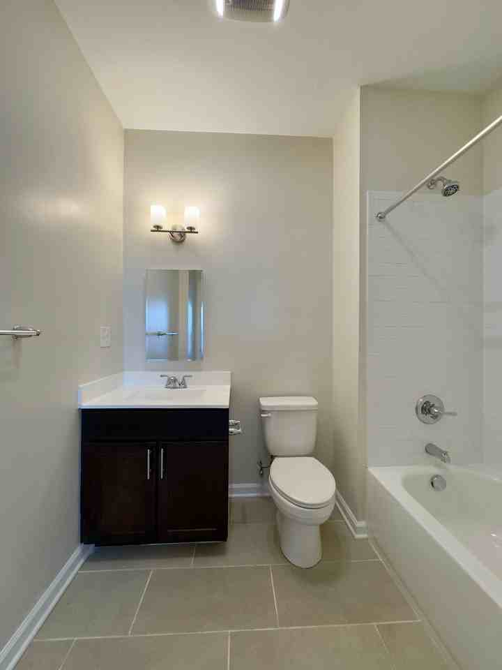 4909 Hamilton Ave - Photo 7 of 32