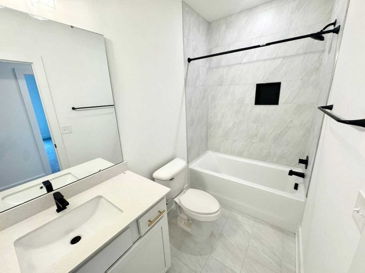 175 W Black St - Photo 7 of 20