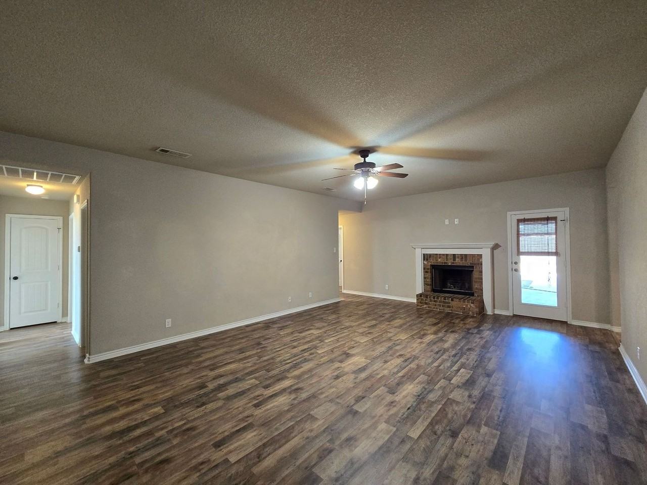 7005 American West Dr - Photo 3 of 25