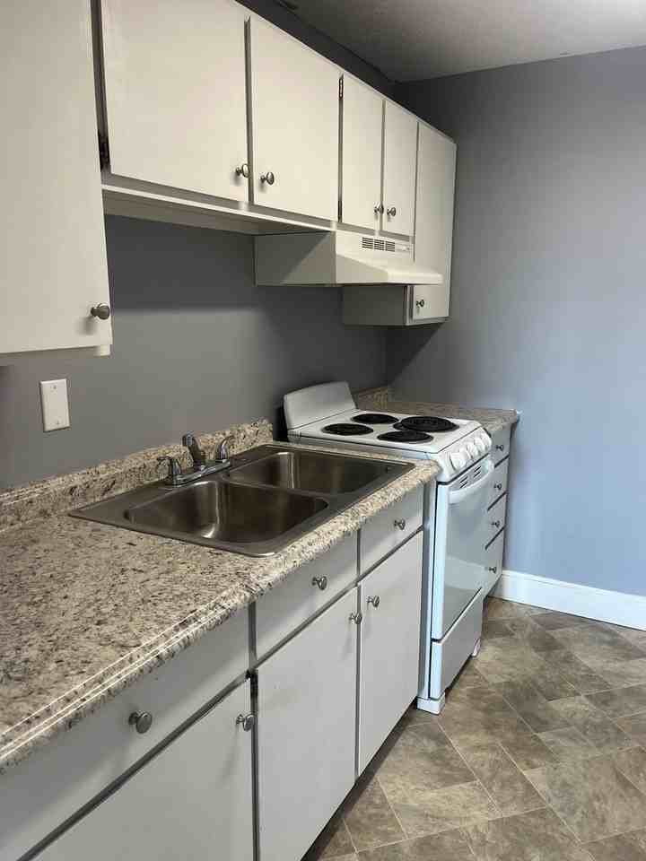 1462 Niles - Hillcrest - Photo 3 of 25